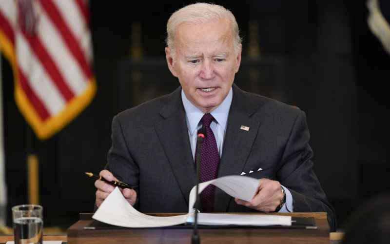 Biden Juggles Iran Nuke Talks as Iranian Repression Grows