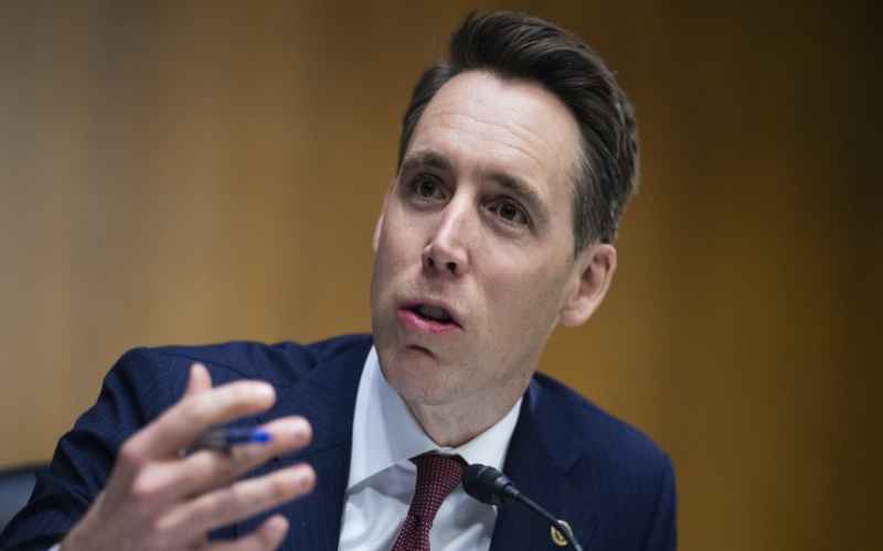  Hawley Owns Chris Wray in Brilliant Grilling Over Lying and FBI Bias