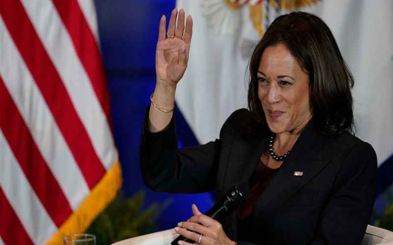  KAMALA’S HUMILIATING ‘PLEASE CLAP’ MOMENT SHOWS HOW BAD THINGS ARE FOR DEMS