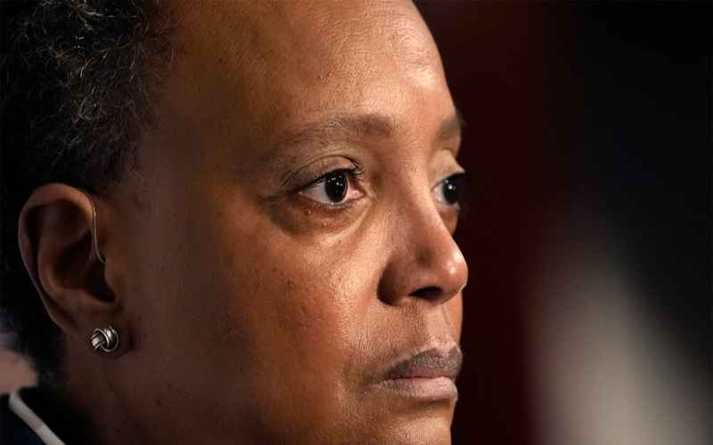 LORI LIGHTFOOT’S SHAMEFUL MAYORAL TENURE WINDS DOWN ON FITTING NOTE AS REPORTER GOES OFF