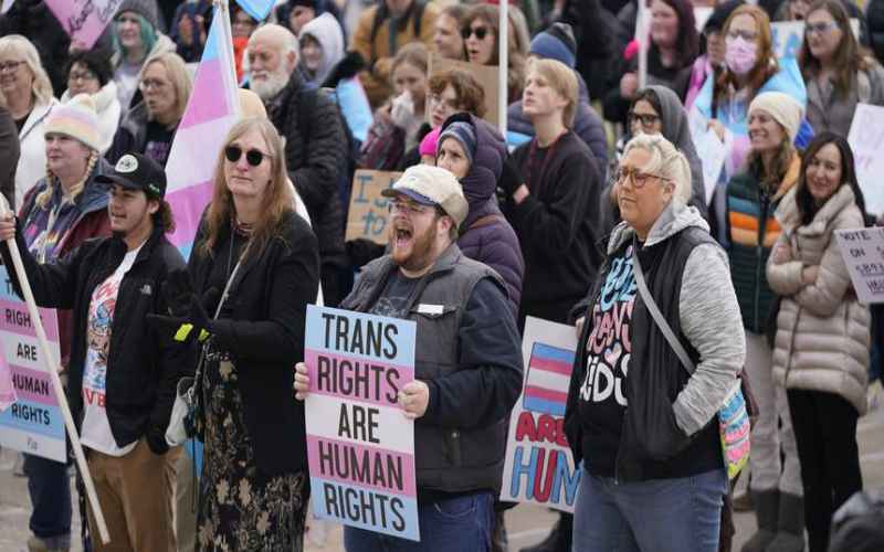  TRANSGENDER PEOPLE ARE NOT UNDER THREAT AND THEIR MOVEMENT IS THE HEIGHT OF NARCISSISM