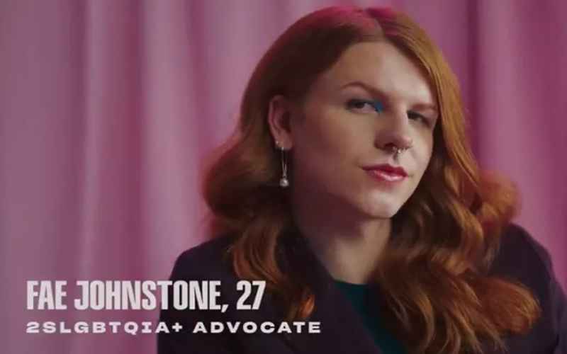  BIOLOGICAL MAN WEARING RED LIPSTICK IS THE STAR OF HERSHEY’S NEW AD FOR ‘WOMEN’S MONTH’