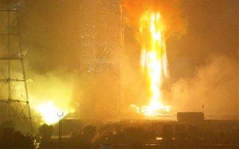  CHINESE ROCKET THAT LAUNCHED SPY SATELLITES BREAKS UP OVER TEXAS