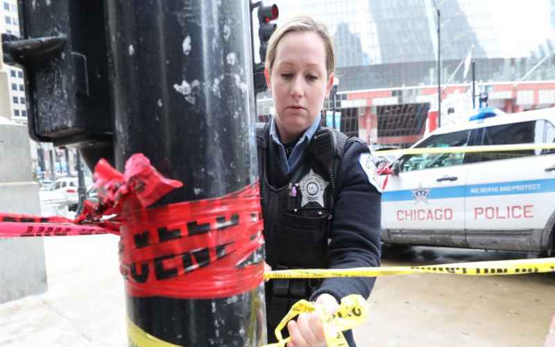  AS CHICAGO CRIME WAVE SOARS, POLICE ADVISE BUSINESS OWNERS TO INSTALL BULLETPROOF GLASS