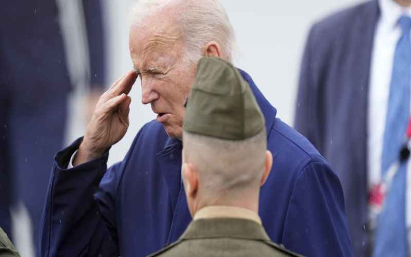  BIDEN AND HUNTER ON MARINE ONE IN THE MIDDLE OF SCANDAL SETS INTERNET ABLAZE