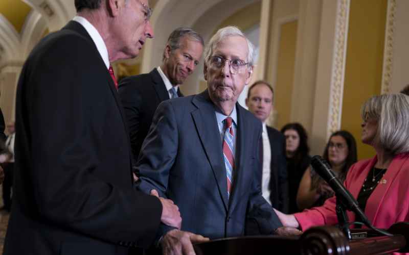 MITCH MCCONNELL HAS ANOTHER SCARY HEALTH EPISODE, STAFFER HAS TO STEP IN
