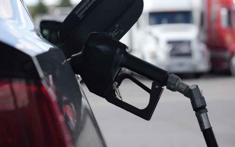  OREGON DRIVERS NOW ALLOWED TO PUMP THEIR OWN GAS
