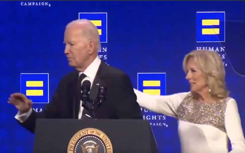  Joe Biden’s Latest Speech Is a Buffet of Senility, Jill Biden Has to Come on Stage to Rescue Him