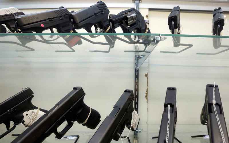  FLORIDA JEWISH COMMUNITY DRIVES UP GUN SALES IN WAKE OF HAMAS ATTACKS AND ANTISEMITISM