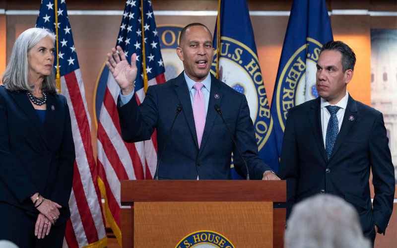  HAKEEM JEFFRIES OFFERS CLASSLESS REACTION, TAUNTING CONSERVATIVES OVER HOUSE PASSING ‘CLEAN CR’