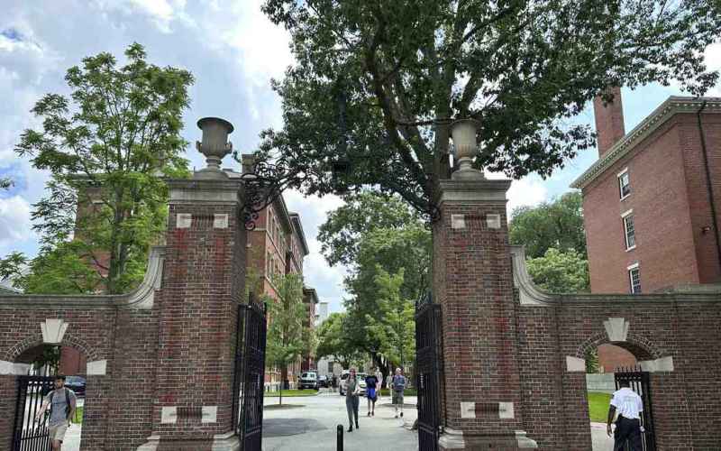  SAD TROMBONE PLAYS AT HARVARD AS ‘DOXXING TRUCK’ ENRAGES STUDENT GROUP SIGNERS OF ANTI-ISRAEL LETTER