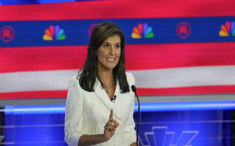  LITTLE GIRL HILARIOUSLY OWNS NIKKI HALEY DURING CAMPAIGN STOP