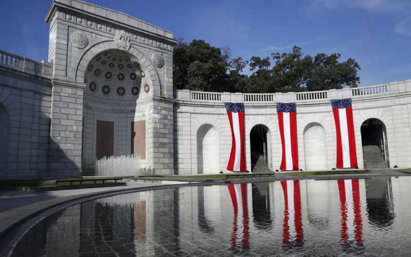  JUDGE APPOINTED BY TRUMP HALTS REMOVAL OF CONFEDERATE STATUE FROM ARLINGTON NATIONAL CEMETERY