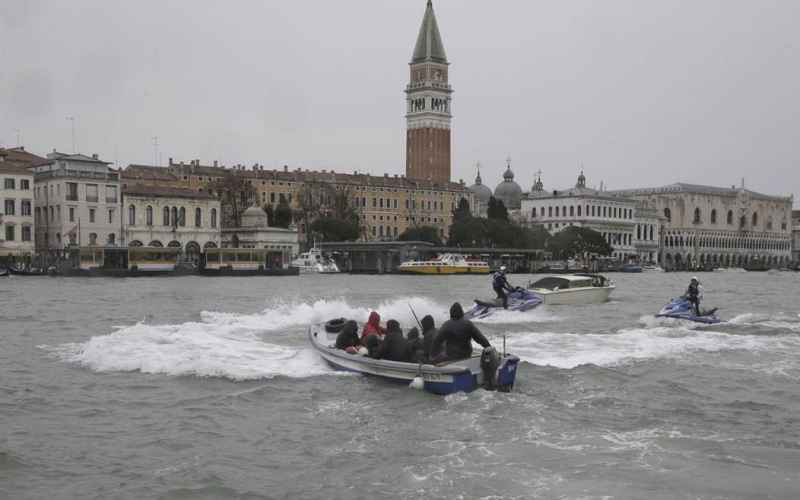  EVEN CHURCHES ARE NOW BEING TARGETED: CLIMATE CRAZIES DEFACE ST. MARK’S BASILICA IN VENICE