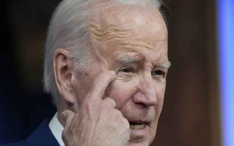  BIDEN DESCENDS INTO DELUSION AGAIN WITH ANOTHER DEBUNKED STORY, THEN JUST WANDERS OFF