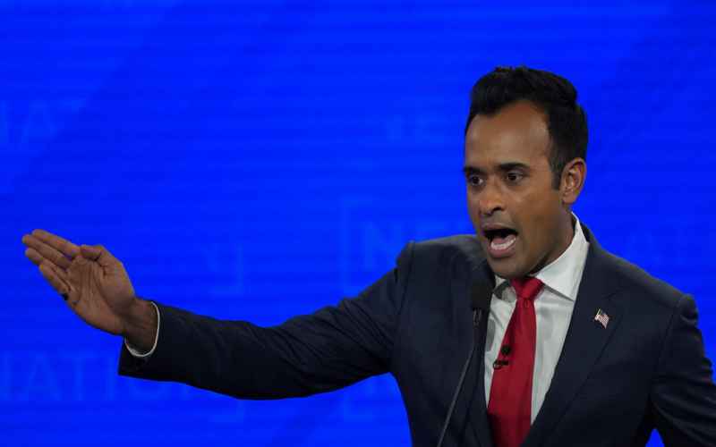  DONALD TRUMP JUST THREW VIVEK RAMASWAMY UNDER THE BUS