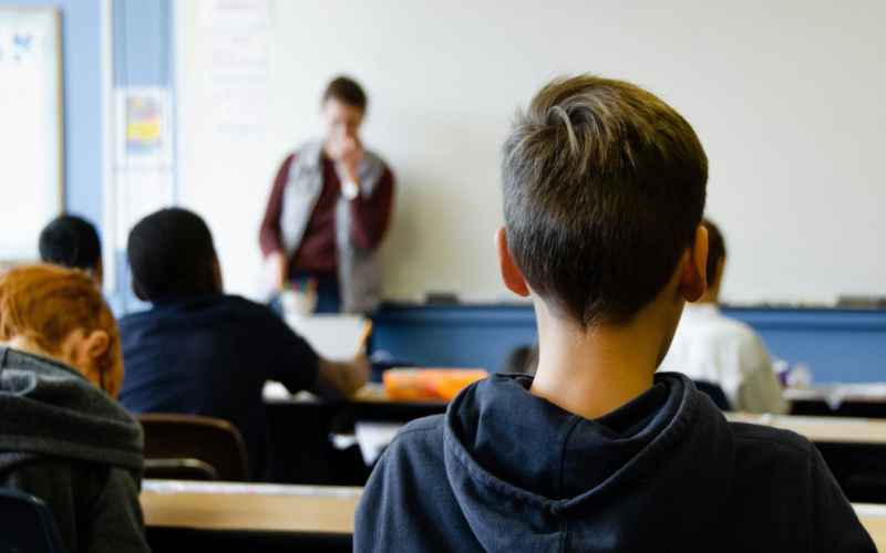 Tennessee Lawmakers Poised to Pass Bill Banning Pride Flag From the Classroom