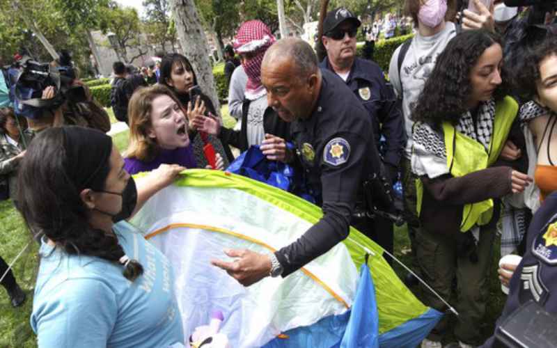  UCLA Cancels Classes After Violence Erupts at Pro-Hamas Encampment Overnight