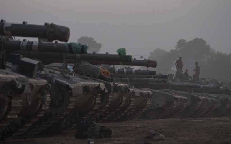  Biden Says He Will Stop Weapons Exports to Israel If It Attacks Rafah
