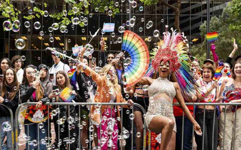Pro-Hamas Protesters Clash With Philly ‘Pride Parade’ in ‘Straight Into My Veins’ Moment