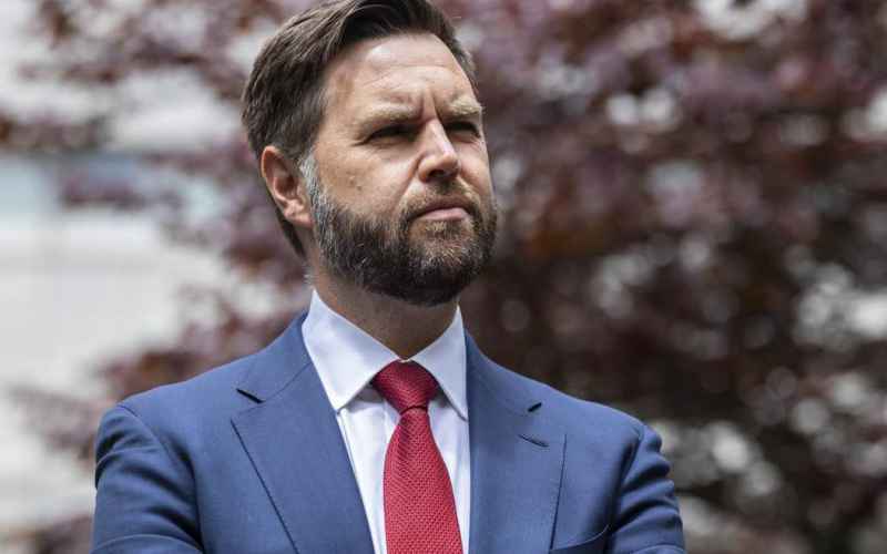  Trump Likes J.D. Vance’s Beard – but Still No Official VP Announcement