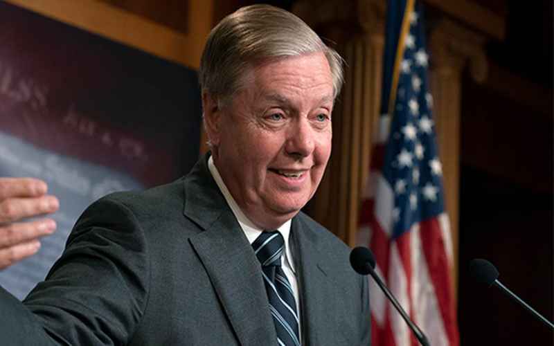  Schumer Throws Out a Fantasy Scenario of Trump Wanting to Ditch JD Vance;