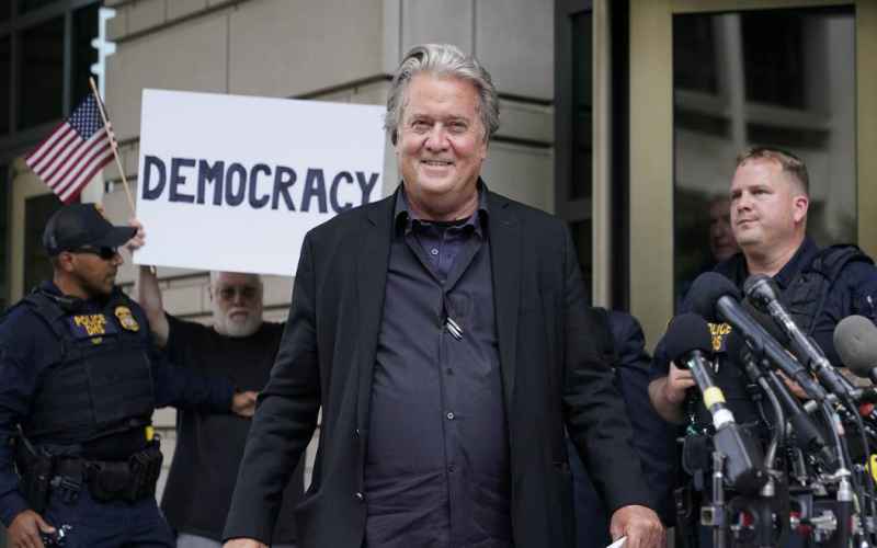  Steve Bannon: Trump Will Win Election in ‘Landslide,’ Calls for Justice, Not Retribution