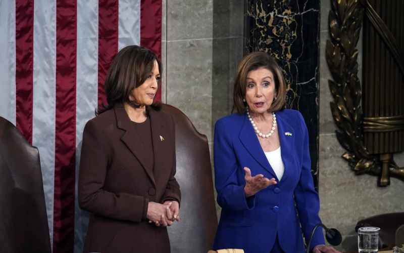  Pelosi Delivers Belated Endorsement for Kamala Harris’ Nascent Presidential Campaign