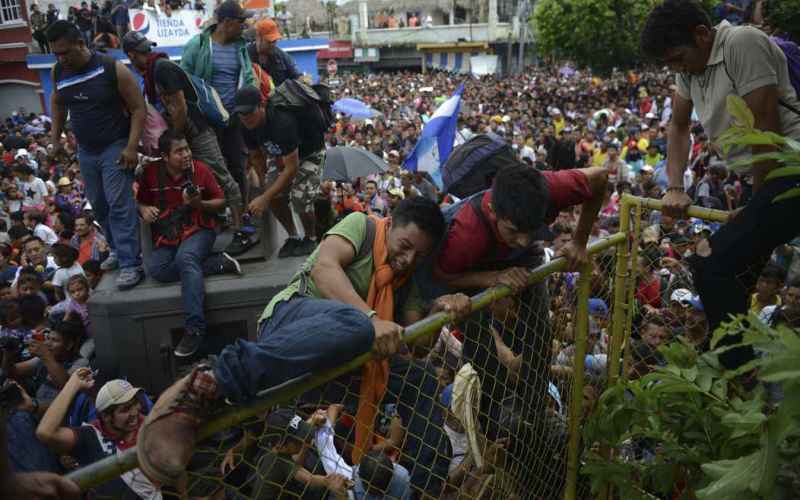  OUT OF CONTROL Over 100 Suspected Gang Members Part of Massive Border Rush
