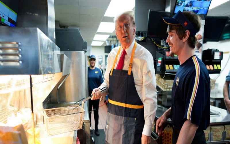  Crowds Support Trump as He Works McDonald’s in Pa.