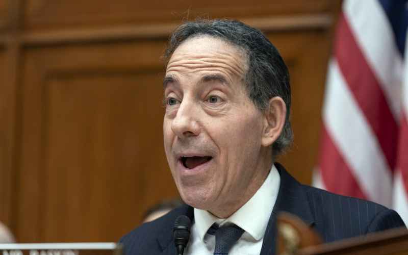  Jamie Raskin Breaks Out in a Cold Sweat Over Trump