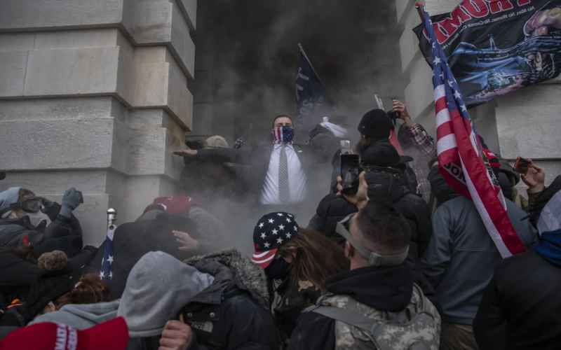  Vance. Violent Jan. 6 Protesters ‘Shouldn’t Be Pardoned’