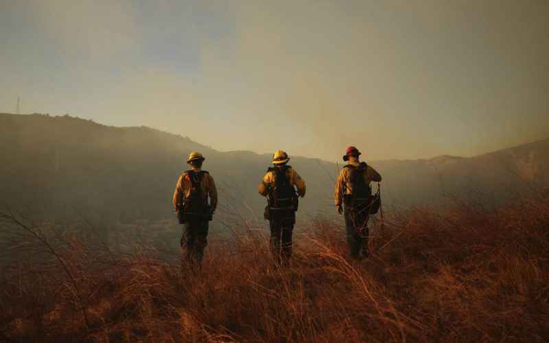  ‘Wrong Neighborhood, Buddy.’ Video Shows Fed-Up LA Residents Detaining Arsonist