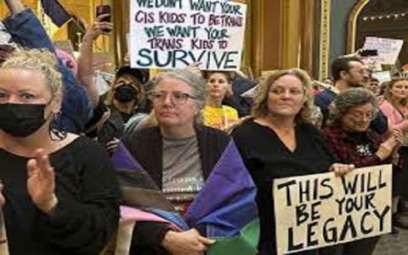  Iowa Gives Final OK to Bill Removing Gender Protections