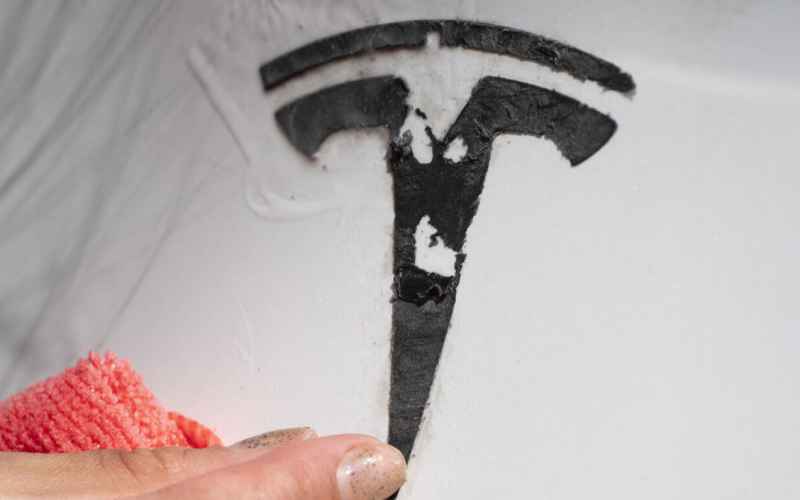  Man Charged in Tesla Arson as Anti-Musk Wave Sweeps US