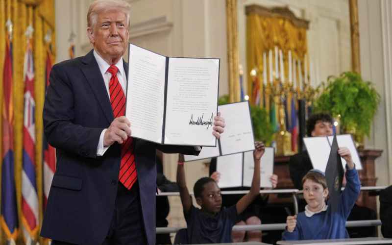 President Trump Signs Order Cracking Down on Straw Donors