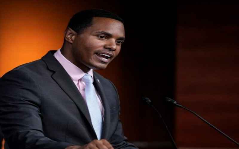  Dem Vows to Probe Qatar, Trump’s ‘Flying Grift’
