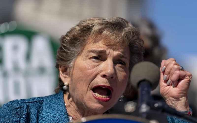  Dem Rep. Schakowsky Won’t Seek Reelection