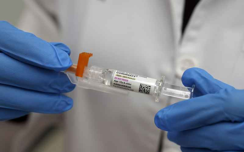  CDC’s COVID Shot Guidance for Kids Contradicts RFK Jr.
