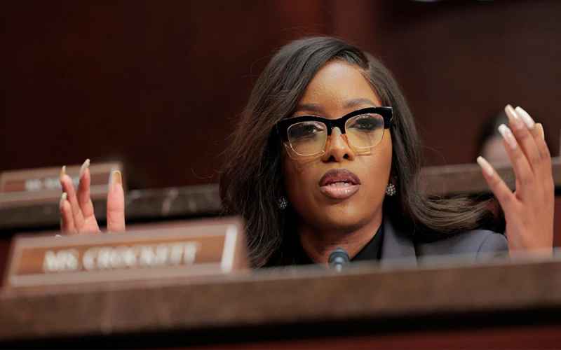  Crockett Hints at ‘Safest White Boy’ Dems Looking to Run in 2028