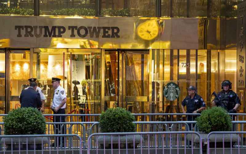  This Is the Way NYPD Busts Trump Tower Protestors
