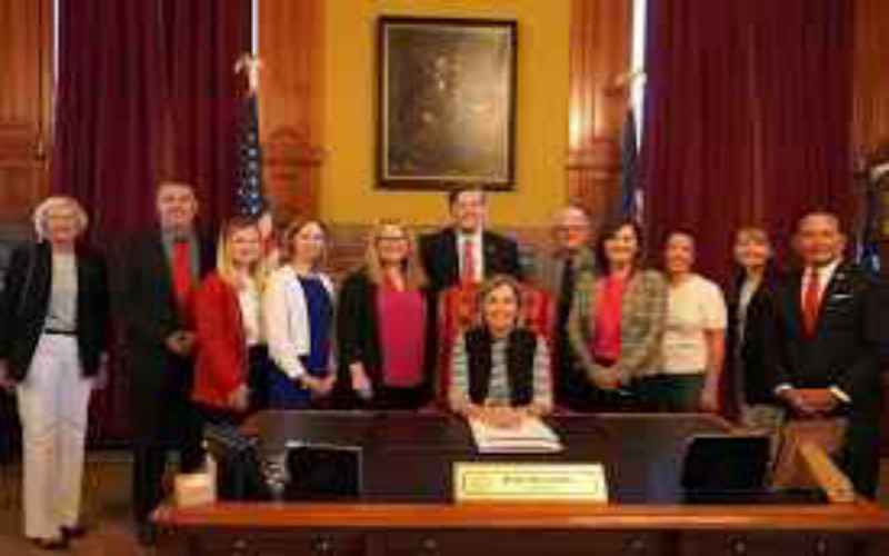  Iowa Gov. Signs Law to Question Voter Citizenship