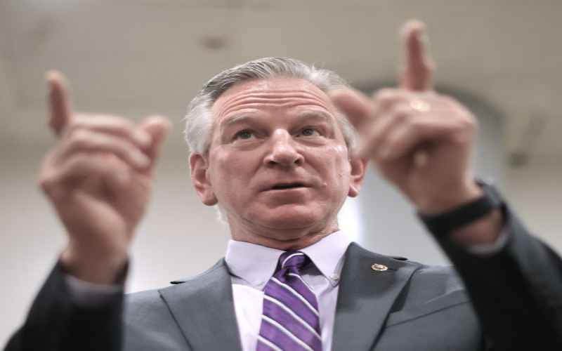  Tuberville’s Gov. Bid Sets Off Wild Senate Scramble in Alabama